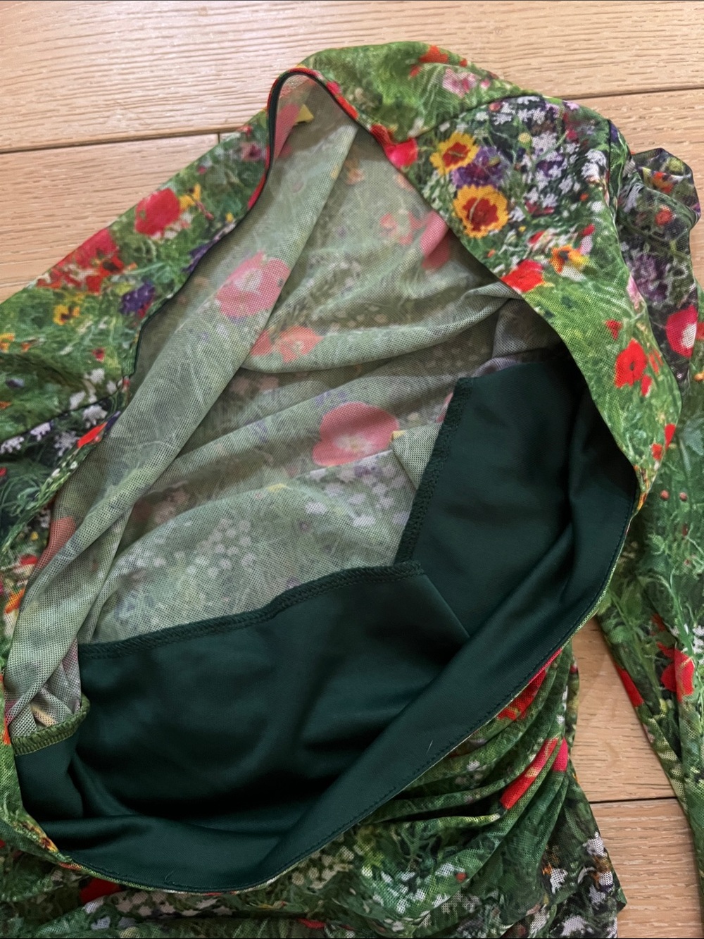 Tyler McGillivary Green Floral Ruched Long-Sleeve Mesh Top - Picture 3 of 3